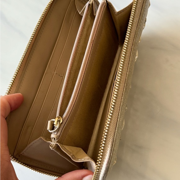 Jimmy Choo Metallic Star Studded Zippy Wallet - Picture 3 of 11